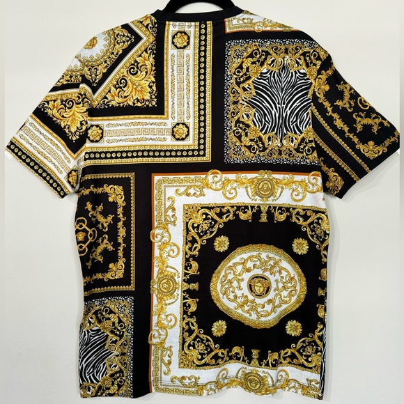 Authentic! Gianni Versace Medusa print T-shirt size L slim fit like new! - Picture 9 of 16